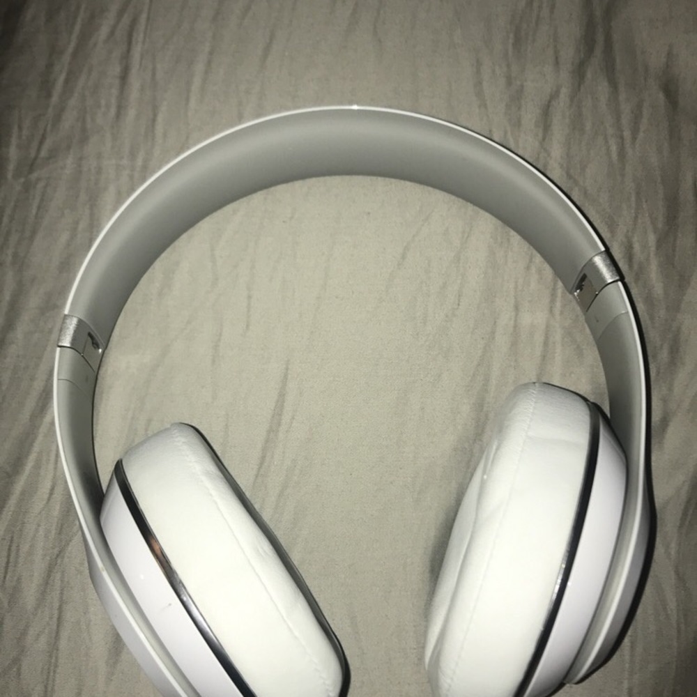 Beat studio headphones - Picture 2 of 3